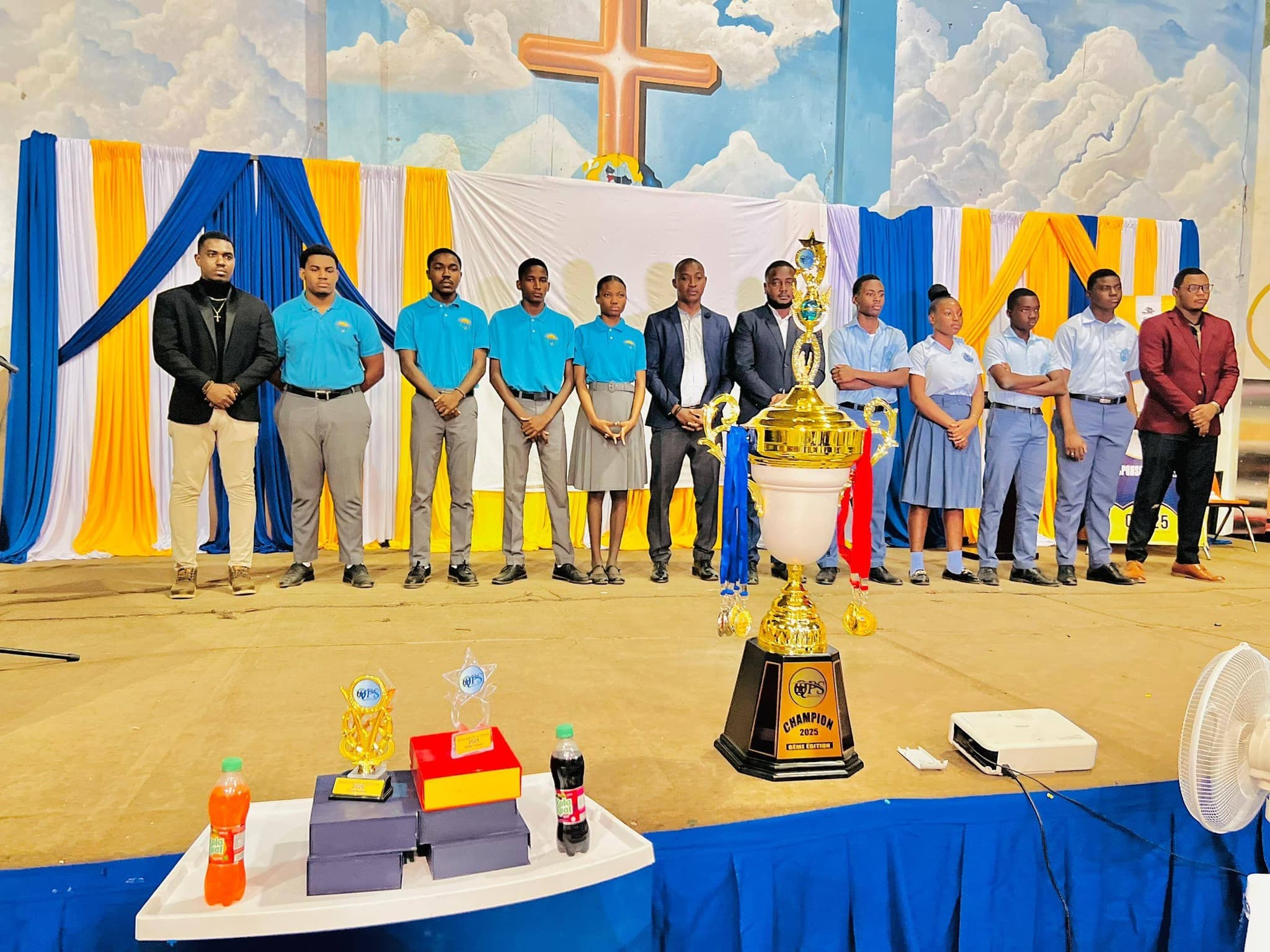 Équipes finalistes QPS 2025 sur scène